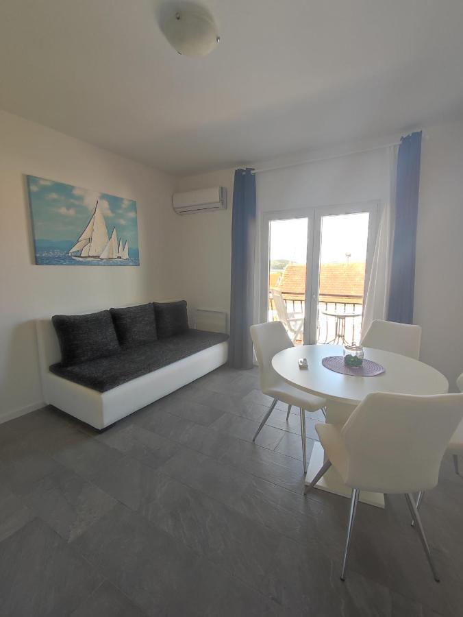 Apartman Providenca - Trogir - Close To Beach Exterior photo